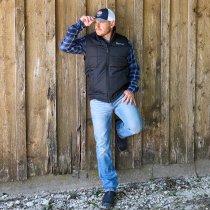 Men’s outerwear from Ariat, Cinch & Outback Trading — softshell jackets, vests & winter coats.