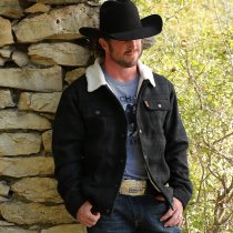 Men’s outerwear from Ariat, Cinch & Outback Trading — softshell jackets, vests & winter coats.