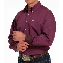 Men’s clothing from Ariat and Cinch – jeans, shirts, outerwear, and casual styles from Tack Room Inc.