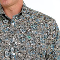 Men’s clothing from Ariat and Cinch – jeans, shirts, outerwear, and casual styles from Tack Room Inc.