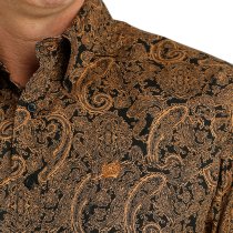 Men’s clothing from Ariat and Cinch – jeans, shirts, outerwear, and casual styles from Tack Room Inc.