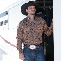 Men’s clothing from Ariat and Cinch – jeans, shirts, outerwear, and casual styles from Tack Room Inc.