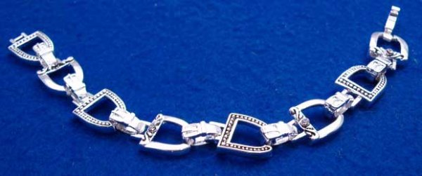 Stirrup Bracelet - Coutura