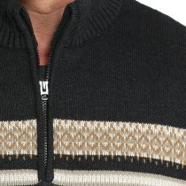 Men’s clothing from Ariat and Cinch – jeans, shirts, outerwear, and casual styles from Tack Room Inc.