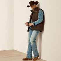 Men’s outerwear from Ariat, Cinch & Outback Trading — softshell jackets, vests & winter coats.