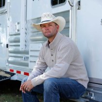 Men’s clothing from Ariat and Cinch – jeans, shirts, outerwear, and casual styles from Tack Room Inc.