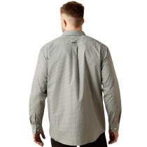 Men’s clothing from Ariat and Cinch – jeans, shirts, outerwear, and casual styles from Tack Room Inc.