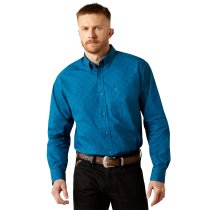 Men’s clothing from Ariat and Cinch – jeans, shirts, outerwear, and casual styles from Tack Room Inc.