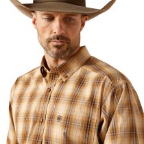 Men’s clothing from Ariat and Cinch – jeans, shirts, outerwear, and casual styles from Tack Room Inc.