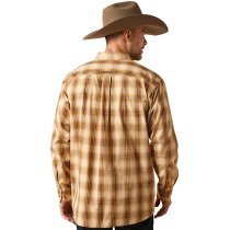 Men’s clothing from Ariat and Cinch – jeans, shirts, outerwear, and casual styles from Tack Room Inc.