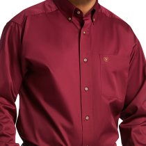 Men’s clothing from Ariat and Cinch – jeans, shirts, outerwear, and casual styles from Tack Room Inc.