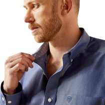 Ariat Wrinkle Free Solid Pinpoint Oxford Shirt in Classic Fit M
