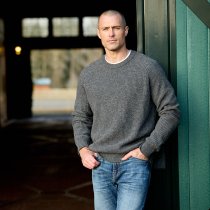 Men’s clothing from Ariat and Cinch – jeans, shirts, outerwear, and casual styles from Tack Room Inc.