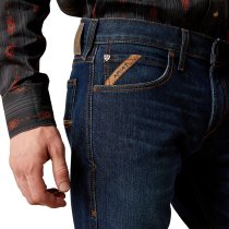 Men’s clothing from Ariat and Cinch – jeans, shirts, outerwear, and casual styles from Tack Room Inc.