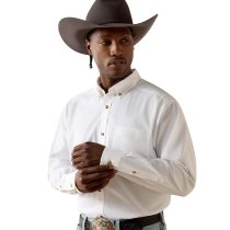 Men’s clothing from Ariat and Cinch – jeans, shirts, outerwear, and casual styles from Tack Room Inc.
