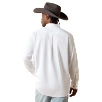 Men’s clothing from Ariat and Cinch – jeans, shirts, outerwear, and casual styles from Tack Room Inc.