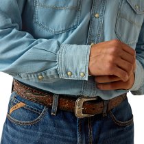 Men’s clothing from Ariat and Cinch – jeans, shirts, outerwear, and casual styles from Tack Room Inc.