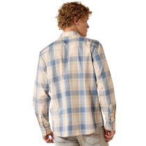Men’s clothing from Ariat and Cinch – jeans, shirts, outerwear, and casual styles from Tack Room Inc.