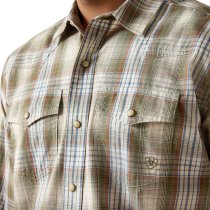 Men’s clothing from Ariat and Cinch – jeans, shirts, outerwear, and casual styles from Tack Room Inc.