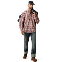 Men’s clothing from Ariat and Cinch – jeans, shirts, outerwear, and casual styles from Tack Room Inc.