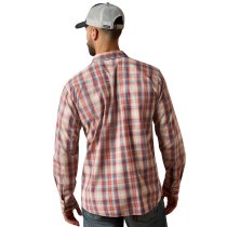 Men’s clothing from Ariat and Cinch – jeans, shirts, outerwear, and casual styles from Tack Room Inc.