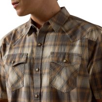 Men’s clothing from Ariat and Cinch – jeans, shirts, outerwear, and casual styles from Tack Room Inc.