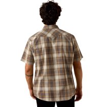Men’s clothing from Ariat and Cinch – jeans, shirts, outerwear, and casual styles from Tack Room Inc.
