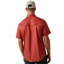 Men’s clothing from Ariat and Cinch – jeans, shirts, outerwear, and casual styles from Tack Room Inc.