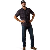 Men’s clothing from Ariat and Cinch – jeans, shirts, outerwear, and casual styles from Tack Room Inc.