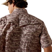 Men’s clothing from Ariat and Cinch – jeans, shirts, outerwear, and casual styles from Tack Room Inc.